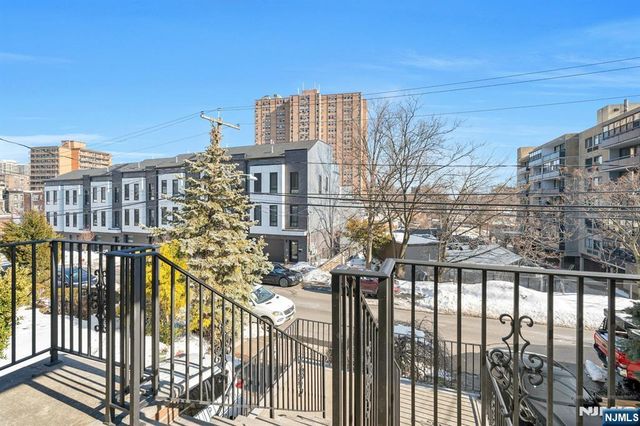 573 Kearney, Cliffside Park, NJ 07010