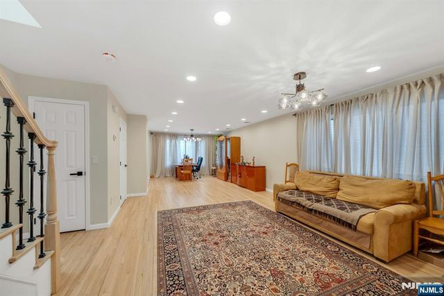 573 Kearney, Cliffside Park, NJ 07010