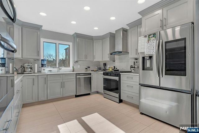 573 Kearney, Cliffside Park, NJ 07010