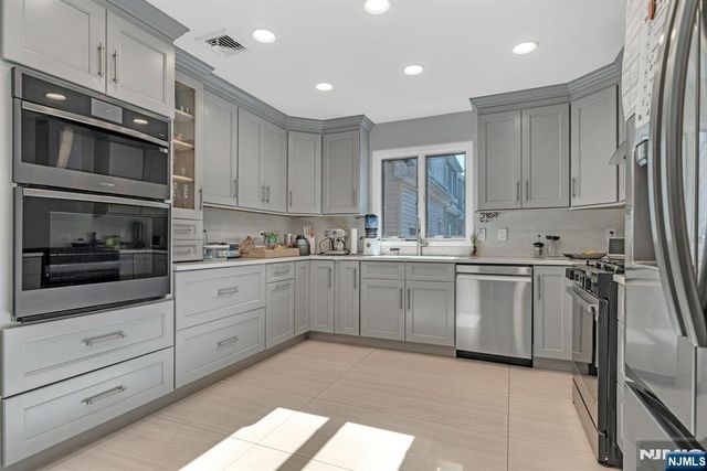 573 Kearney, Cliffside Park, NJ 07010