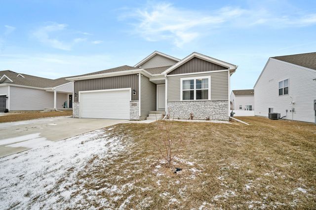 10431 Southerwick Place, Johnston, IA 50131
