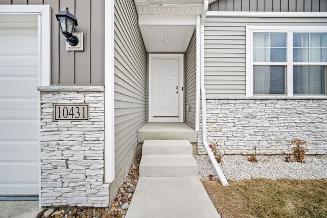 10431 Southerwick Place, Johnston, IA 50131