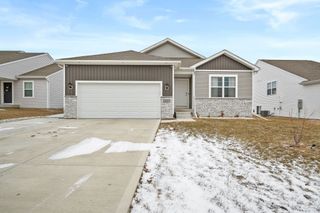 10431 Southerwick Place, Johnston, IA 50131