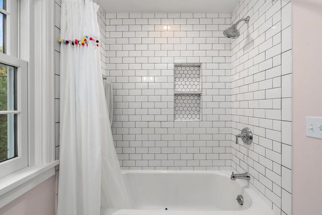 1106 Tumalo Trail, Madison, WI 53711