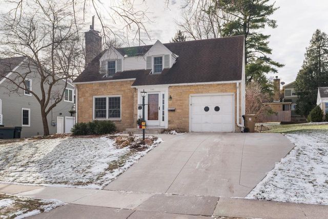 1106 Tumalo Trail, Madison, WI 53711