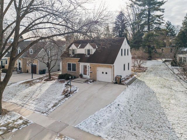 1106 Tumalo Trail, Madison, WI 53711