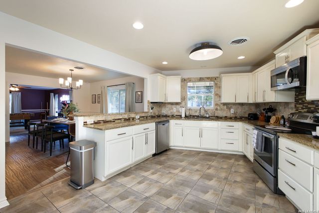 107 WICKFORD WAY, Castle Hills, TX 78213