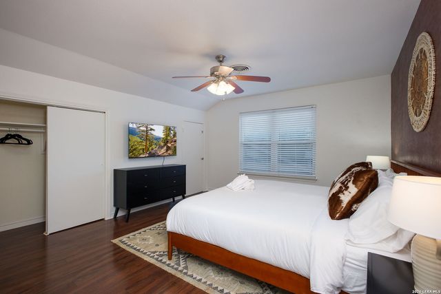 107 WICKFORD WAY, Castle Hills, TX 78213