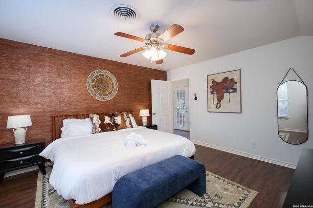 107 WICKFORD WAY, Castle Hills, TX 78213