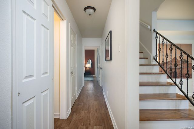107 WICKFORD WAY, Castle Hills, TX 78213
