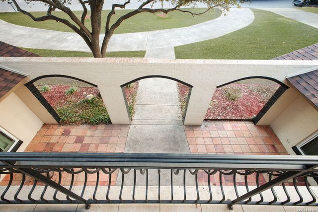 107 WICKFORD WAY, Castle Hills, TX 78213