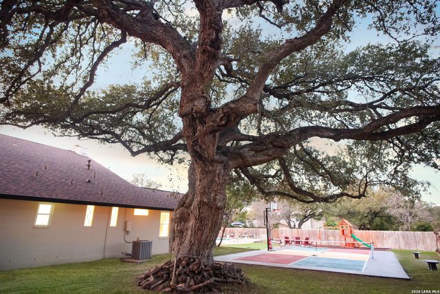 107 WICKFORD WAY, Castle Hills, TX 78213