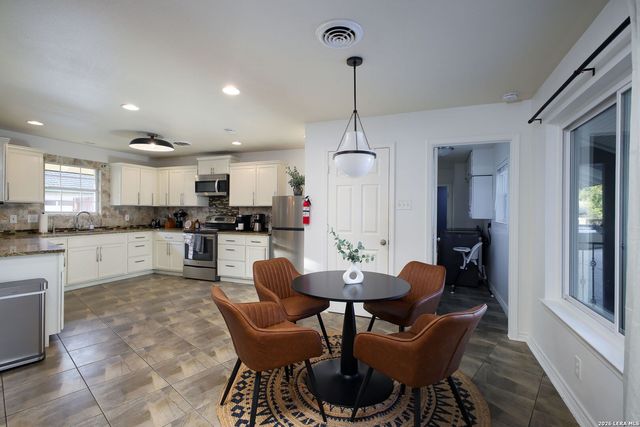 107 WICKFORD WAY, Castle Hills, TX 78213