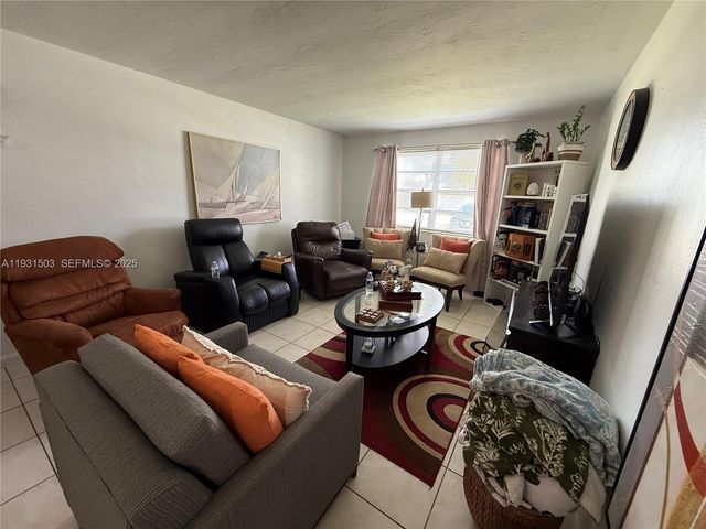 1350 NE 119th St 135003, Miami, FL 33161