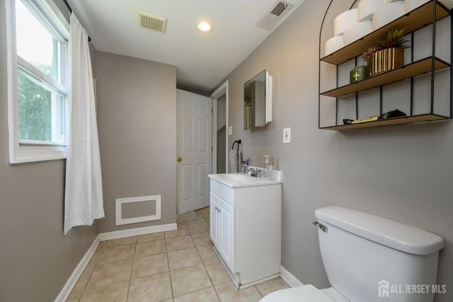 2010 S Brighton Avenue, Clementon, NJ 08021