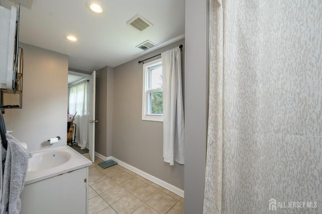 2010 S Brighton Avenue, Clementon, NJ 08021