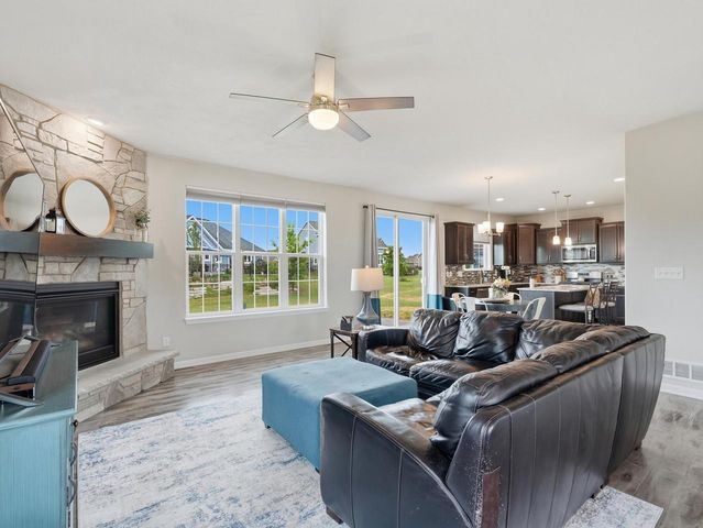3513 Olde Howell ROAD, Waukesha, WI 53188