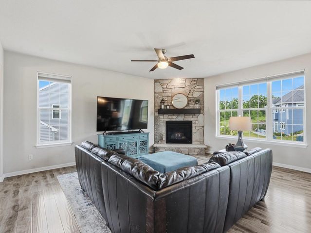 3513 Olde Howell ROAD, Waukesha, WI 53188
