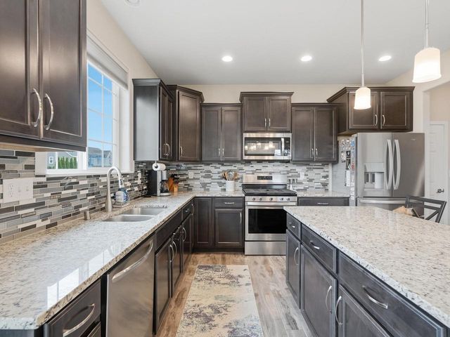 3513 Olde Howell ROAD, Waukesha, WI 53188
