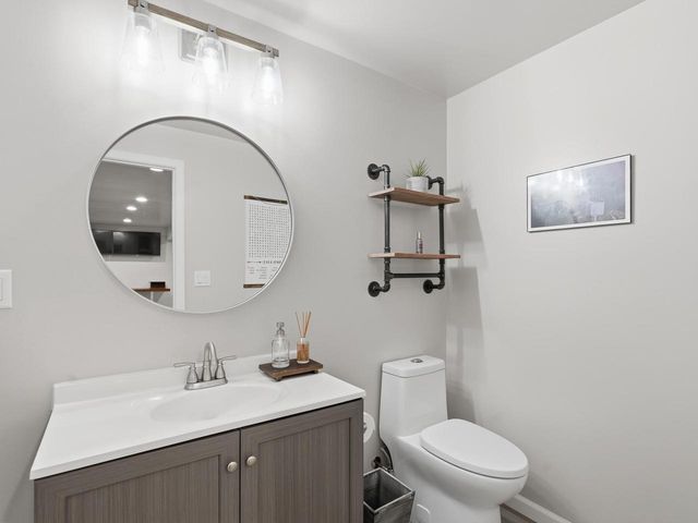 3513 Olde Howell ROAD, Waukesha, WI 53188