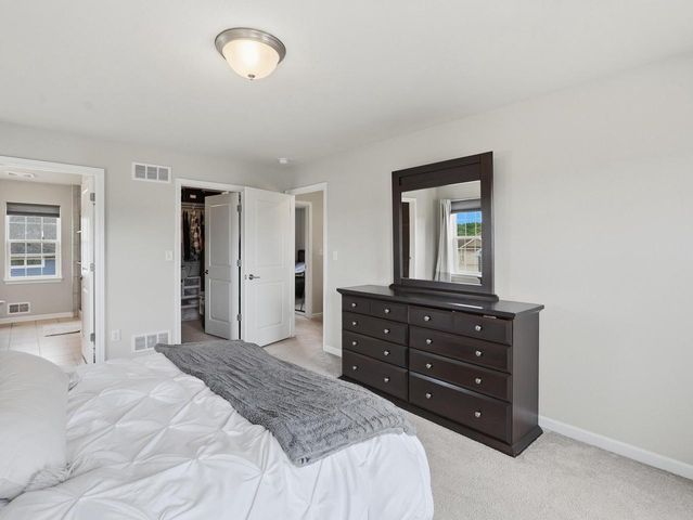 3513 Olde Howell ROAD, Waukesha, WI 53188