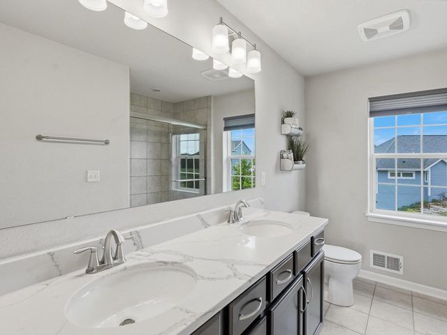 3513 Olde Howell ROAD, Waukesha, WI 53188