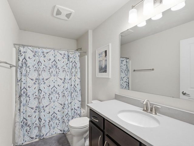 3513 Olde Howell ROAD, Waukesha, WI 53188