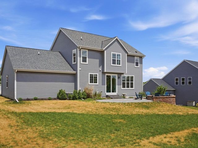 3513 Olde Howell ROAD, Waukesha, WI 53188