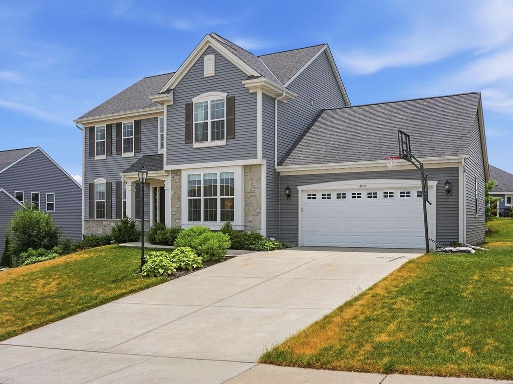3513 Olde Howell ROAD, Waukesha, WI 53188
