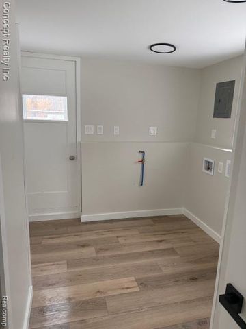 23556 Candace Drive, Rockwood, MI 48173