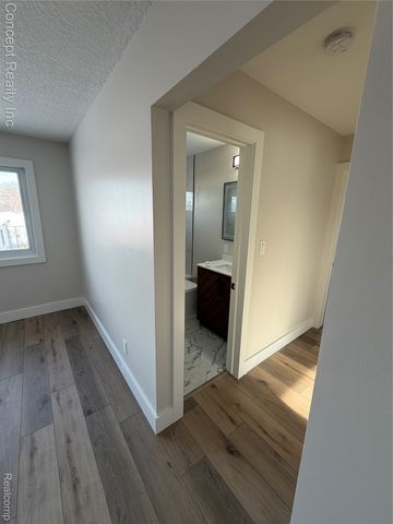 23556 Candace Drive, Rockwood, MI 48173