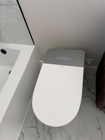 23556 Candace Drive, Rockwood, MI 48173