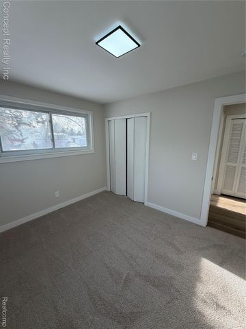 23556 Candace Drive, Rockwood, MI 48173