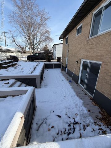 23556 Candace Drive, Rockwood, MI 48173