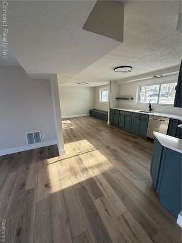 23556 Candace Drive, Rockwood, MI 48173