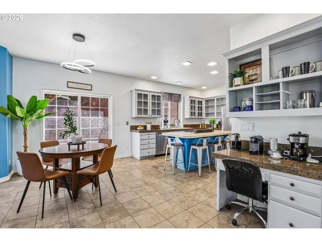 9750 Se WESTVIEW Ct, Happy Valley, OR 97086