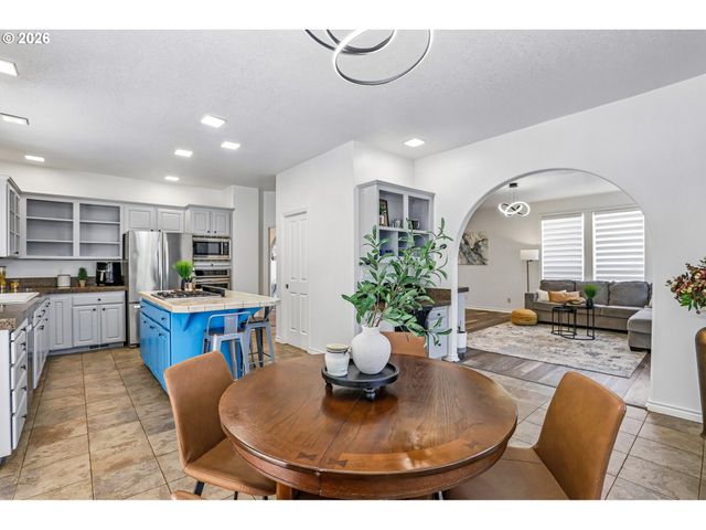 9750 Se WESTVIEW Ct, Happy Valley, OR 97086