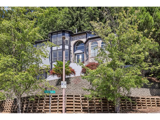9750 Se WESTVIEW Ct, Happy Valley, OR 97086