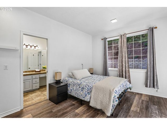 9750 Se WESTVIEW Ct, Happy Valley, OR 97086