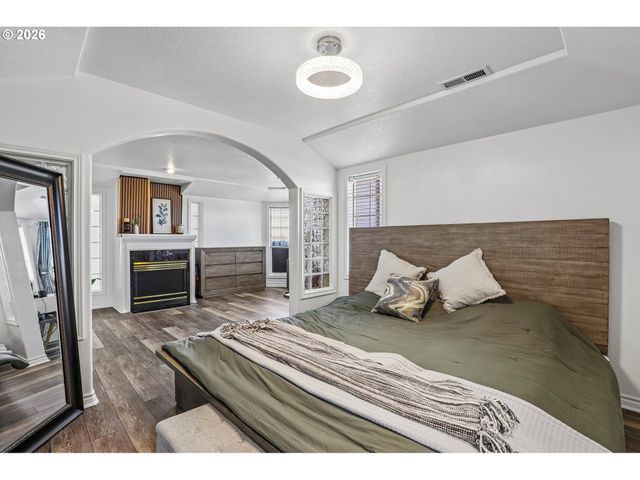 9750 Se WESTVIEW Ct, Happy Valley, OR 97086
