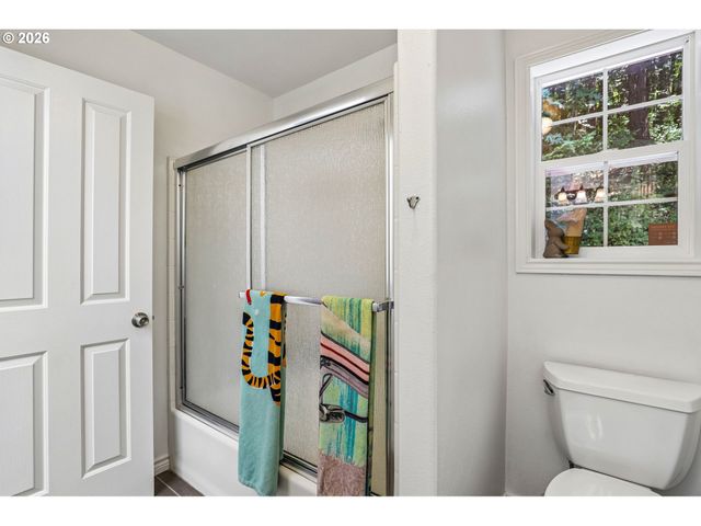 9750 Se WESTVIEW Ct, Happy Valley, OR 97086