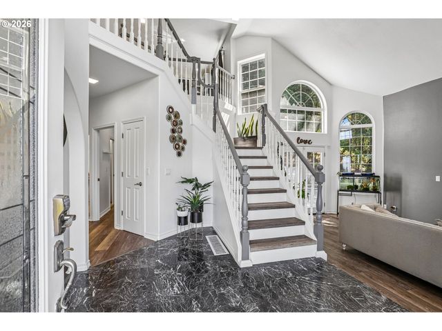 9750 Se WESTVIEW Ct, Happy Valley, OR 97086