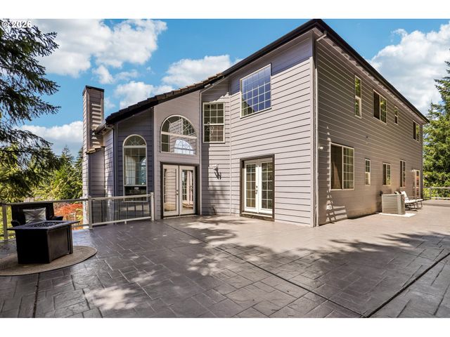 9750 Se WESTVIEW Ct, Happy Valley, OR 97086