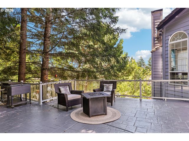 9750 Se WESTVIEW Ct, Happy Valley, OR 97086