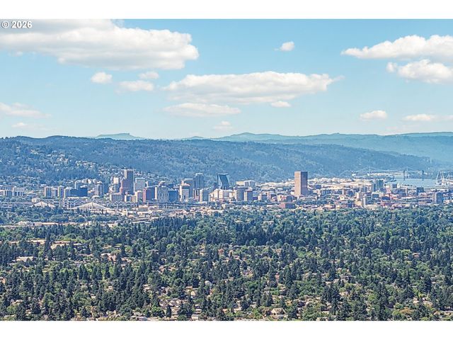 9750 Se WESTVIEW Ct, Happy Valley, OR 97086