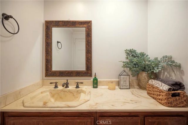 24420 Victory, West Hills, CA 91367