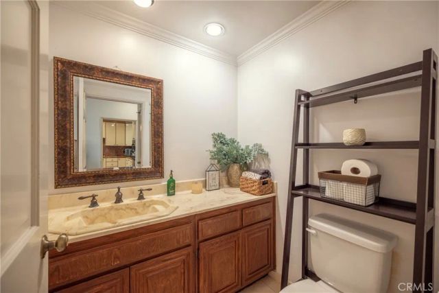 24420 Victory, West Hills, CA 91367