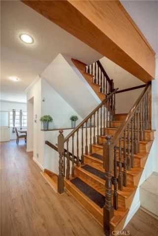 24420 Victory, West Hills, CA 91367