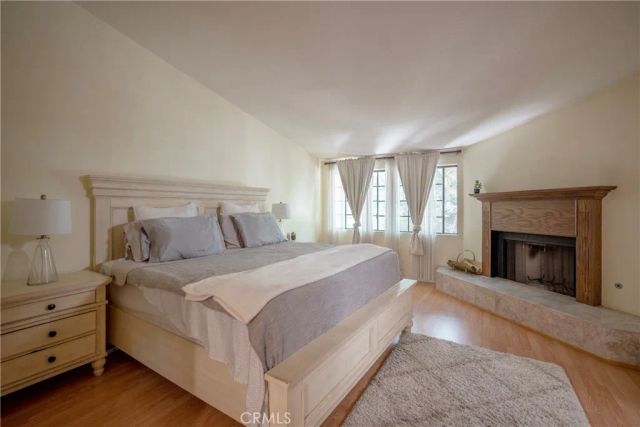 24420 Victory, West Hills, CA 91367