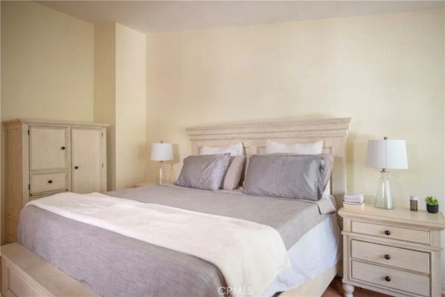24420 Victory, West Hills, CA 91367